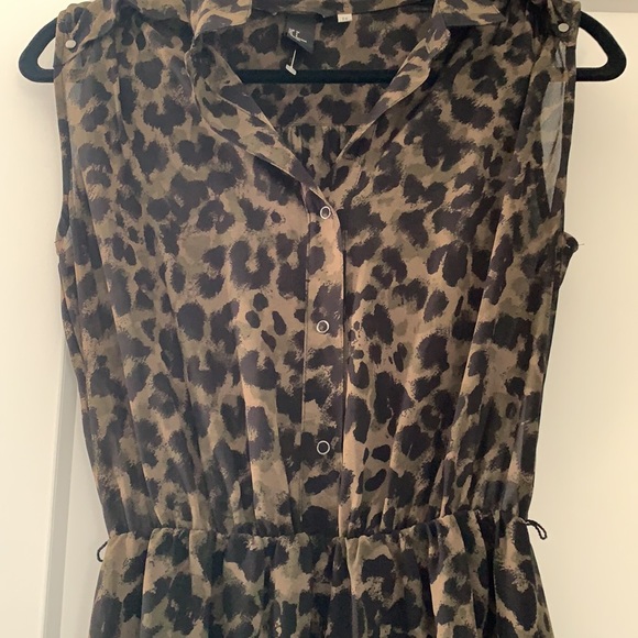 H&M sleeveless leopard print dress. - Picture 2 of 4